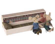 Load image into Gallery viewer, Maileg Grandma &amp; Grandpa Mice in Box
