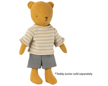 Load image into Gallery viewer, Maileg Shirt and Shorts Teddy Junior
